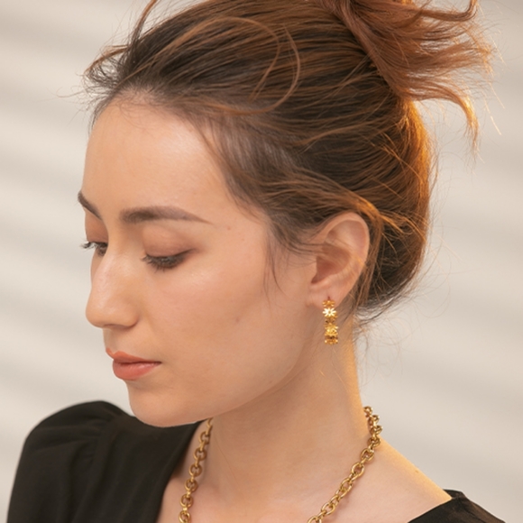 Wonderful Daisies Earrings - Picture 7 of 9